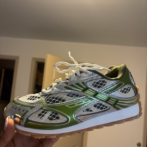 Bottega Veneta Green and White Sneakers - Picture 3 of 3